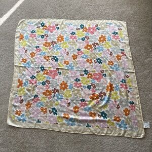 Claire’s Women’s Floral Oversized Scarf